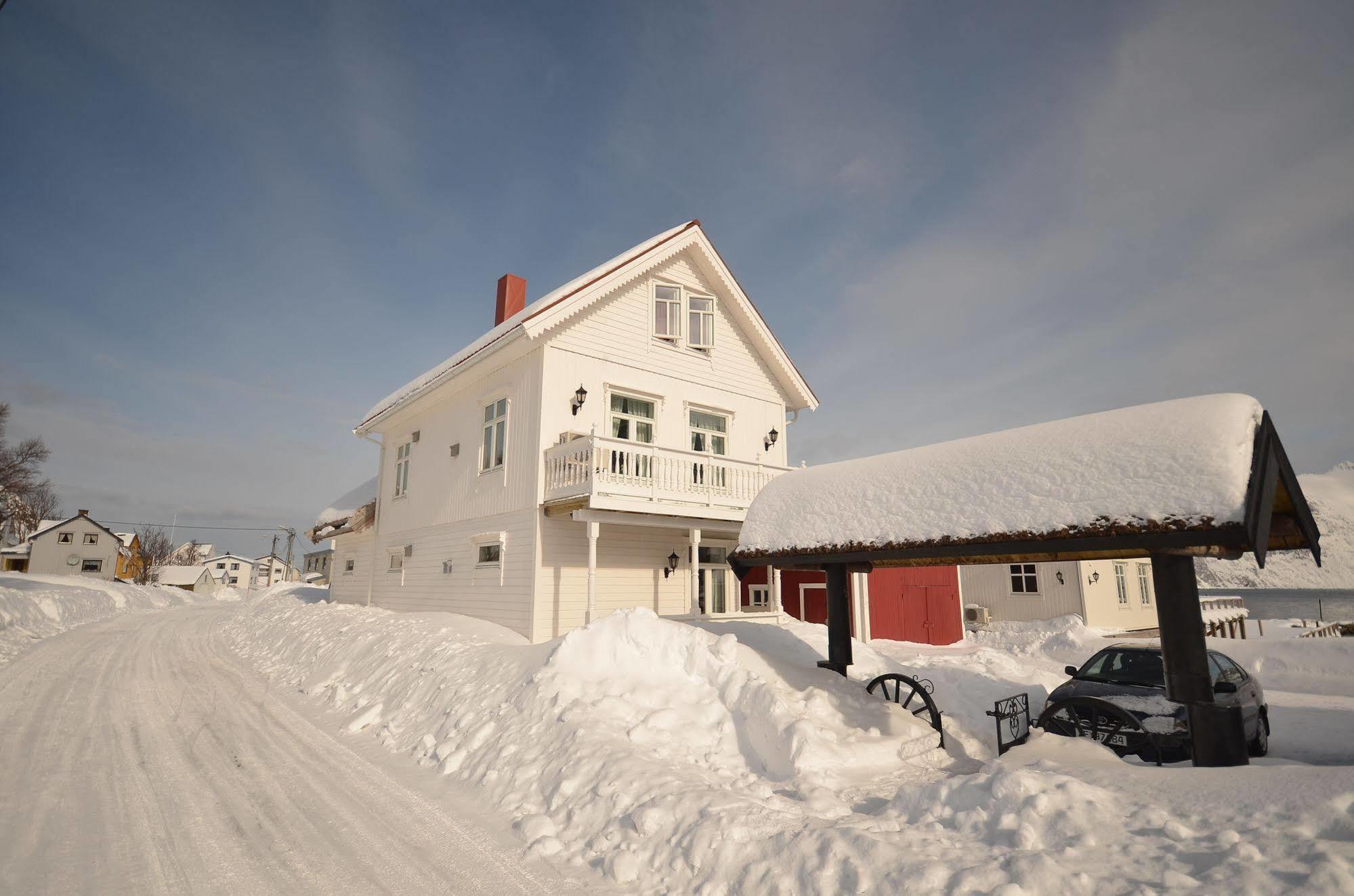 Mefjord Brygge Hotel Tromso Exterior photo